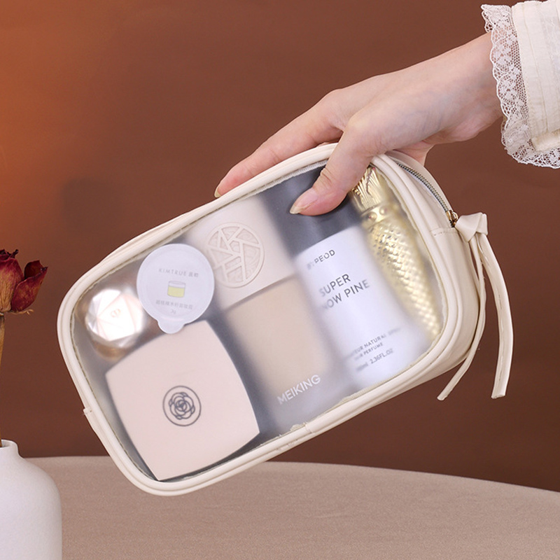 حقيبة مستحضرات تجميل شبه شفافة - مراجعة Luxury Skincare Box وسعره