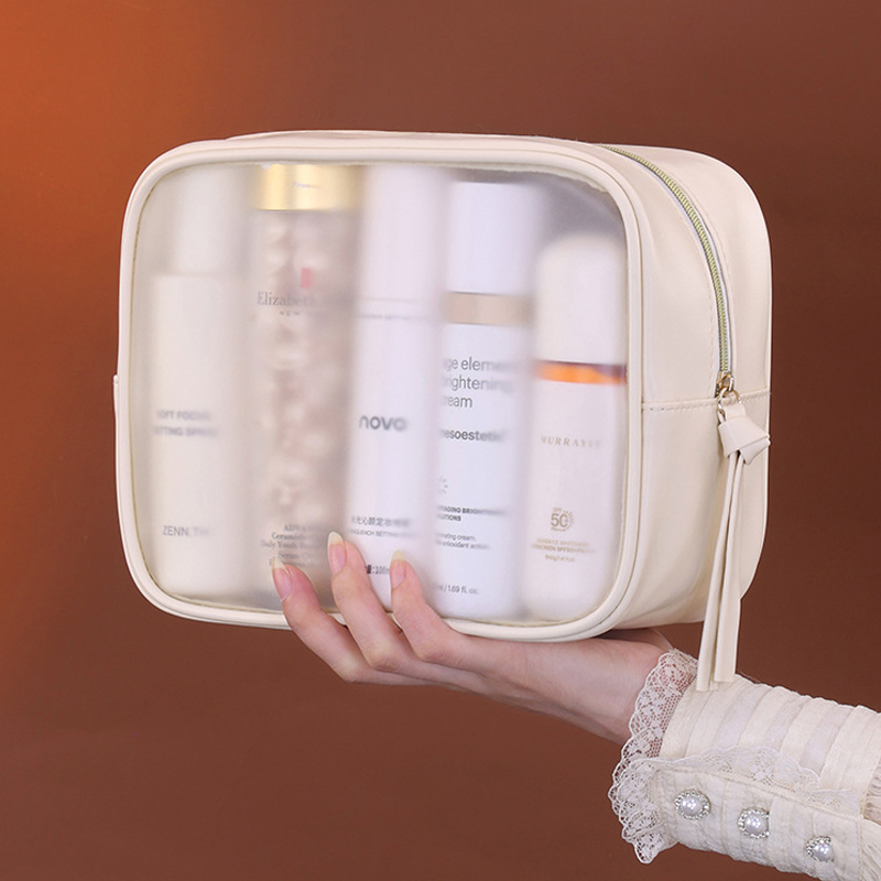 حقيبة مستحضرات تجميل شبه شفافة - مراجعة Luxury Skincare Box وسعره
