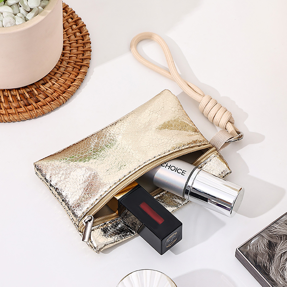 حقيبة مكياج لامعة صغيرة من إير - مراجعة Luxury Skincare Box وسعره