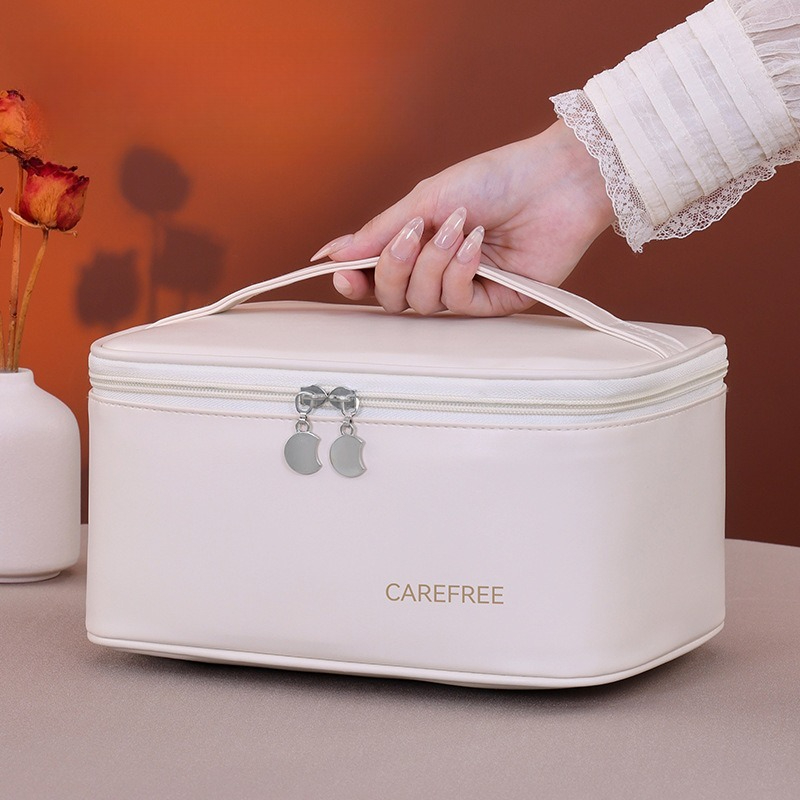 حقيبة مكياج فاخرة من البولي يو - مراجعة Luxury Skincare Box وسعره